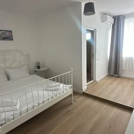 Hotel Dvg Tineret 2*